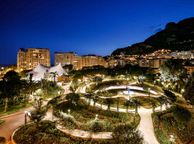 01_Hotel Columbus Monte Carlo - Schoene Aussichten Touristik - Fontvieille by night